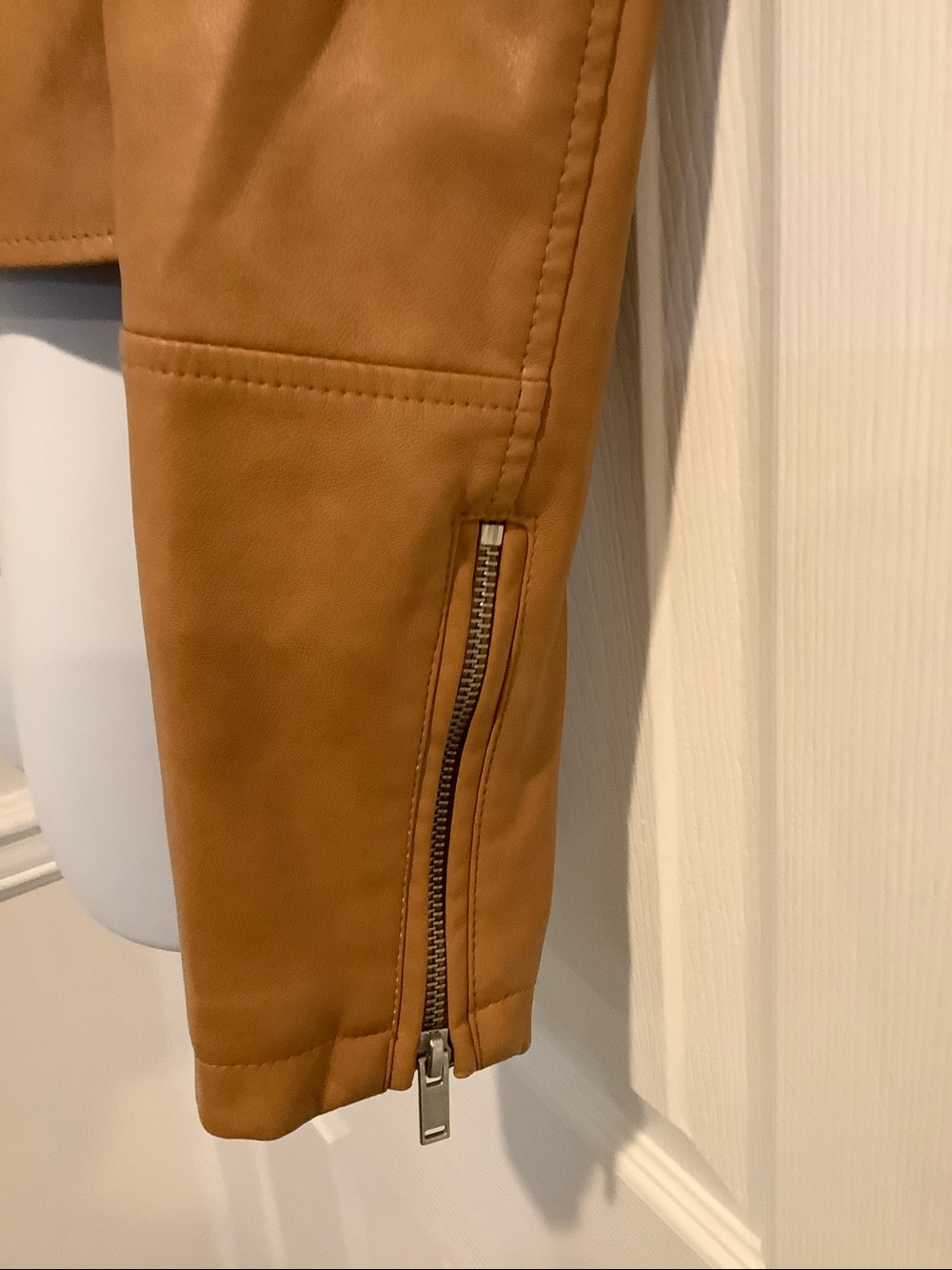BAGATELLE COLLECTION Caramel Brown Butter Soft Faux Leather Moto Biker Jacket M - Picture 3 of 8